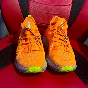 Under armor hovr phantom rn